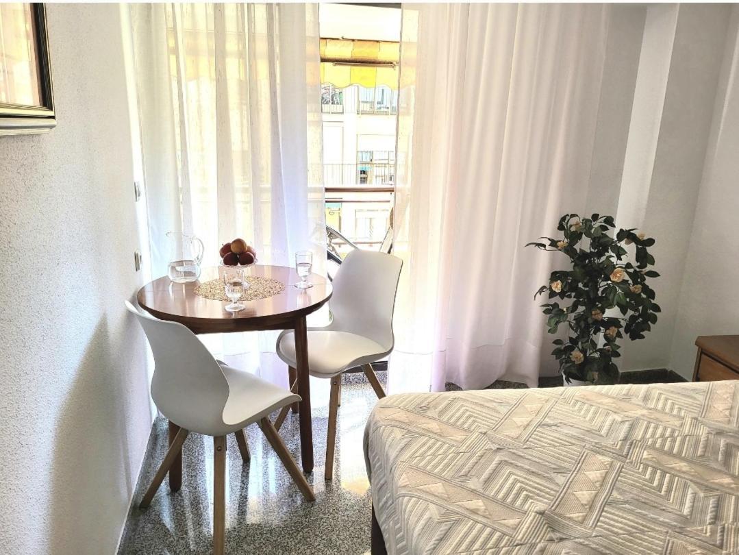 Amistosa, Habitacion Con Balcon, Alicante, Playa, Centro, Rambla, Mercado Apartment Bagian luar foto